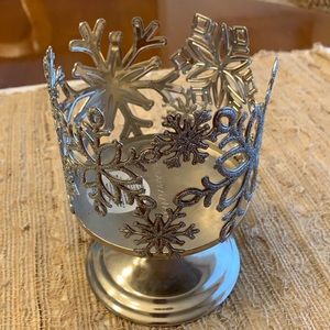 Bath and body works snowflake candle holder